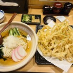 里のうどん - ごぼう天うどん