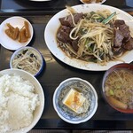 箱ざき食堂～米ともつ煮 ホルモン定食～ - 