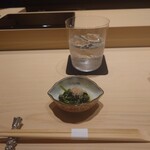 鮨 ゆうき - ねみつばのお浸しと芋焼酎