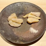 鮨 せい大 - あこや貝　生　炙り