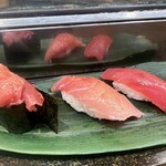 仙令鮨 JR仙台駅 3階店 - マグロ三貫セット。赤身、中トロ、トロ中おち