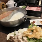 牛しゃぶ牛すき食べ放題 但馬屋 - 