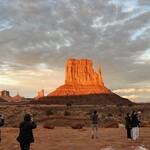 Goulding's Lodge & Campground - 夕陽を受けた神の手袋(ﾐﾄﾝ)岩