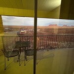 Goulding's Lodge & Campground - ﾊﾞﾙｺﾆｰからもﾓﾆｭﾒﾝﾄバレーが見える宿泊棟