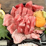 堺出島漁港 とれとれ市 - 本鮪丼２７００円