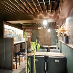 SEABIRD COLONY 銀座本店 - やたらオシャレな感じの店内