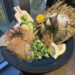 イカ活き造りと博多飯尽くし 個室居酒屋 うまかたい 博多筑紫口駅前店 - 