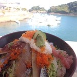平野鮮魚 - 海鮮丼 800円