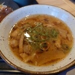 定食屋 よつ葉 万代店 - 豚汁