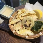 イカ活き造りと博多飯尽くし 個室居酒屋 うまかたい 博多筑紫口駅前店 - 