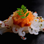 鮨 晄月 - 料理写真:修行先の鳥賊の飾り握り