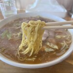 地獄ラーメン - 麺は細麺です。よく味噌に絡んで最高でした。