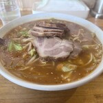 地獄ラーメン - 分厚いチャーシューが6枚以上入ってます。