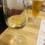 目黒FLAT - シャルドネ　825円　+ 生ビール　748円