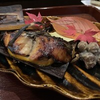 研覃 ほりべ - 鰆の杉板焼きと零余子の胡桃和え