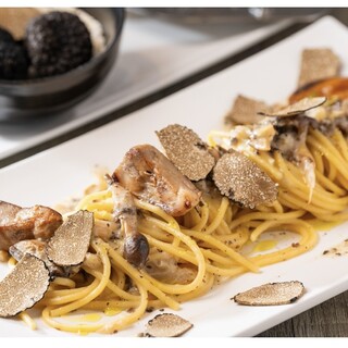 日替わりでイタリア産小麦粉７０%国産小麦粉３０％の生パスタ