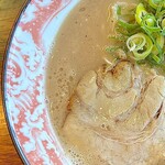 拉麺 空海 - 料理写真:白豚骨ラーメン　左