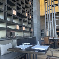 アルヴァ(アマン東京) - 開放感あふれる店内