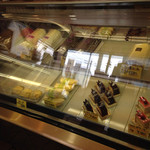 菓子工房 ココイズミヤ - ショーケース