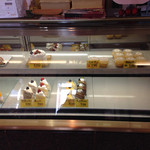 菓子工房 ココイズミヤ - ショーケース