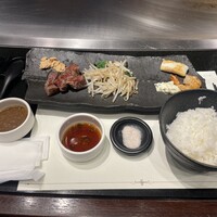 神戸牛 鉄板焼 リオ 大阪御堂筋店 - 