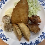 バーミヤン - 料理写真:アジフライ、唐揚げ、揚げ餃子、シュウマイ