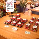 BASE 101% - 自家製 完熟いちご～店内のショップで販売中