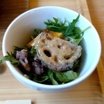 BASE 101% - レンコン、カボチャなどのサラダ