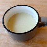 BASE 101% - さつまいものポタージュスープ～田舎みそのほっこりおみそ汁も、どちらもおかわりできます
