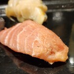 寿し晴 - 握り サストロ  トロの甘みがあり とても美味しい