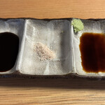 とんかつ 新 - 味付けはソース、塩、醤油の3種類