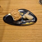 室町 福は内 - クリームあんこの最中、中にコンポートした何かフルーツが入っていた