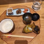 室町 福は内 - お食事、土鍋で炊いたご飯です。