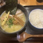 麺処 次男房 - 次男房らーめん、ライス