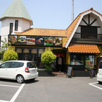 韓さんの家 今店 - 山小屋風の可愛い外観駐車場もたっぷり