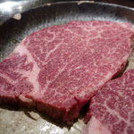 甲子園 牛萬 - ☆見事な刺しっけのフィレ肉ですね♪☆