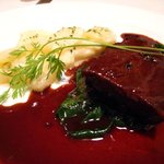 レストラン ロワール フレンチ - 和牛ほほ肉の赤ワイン4時間煮込み　熱々のジャガイモグラタンと共に