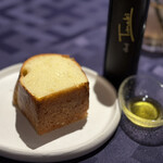 シーフードイタリアン　ポルト - ブリオッシュとオリーブオイル