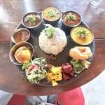 りぴぃーと - カレー４種＋本日のおかず、スパイスたまご