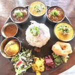 りぴぃーと - カレー４種＋本日のおかず、スパイスたまご