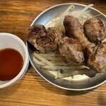 大衆酒場 もつ焼きと肉刺し ぶた横丁 - 