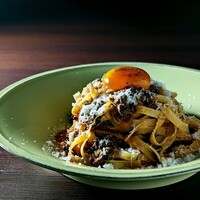 ボロネーゼ(ミートソース)とトリュフ卵黄