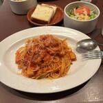 エノテカ ドォーロ - 鶏挽肉とジャガイモのスパゲッティーニ