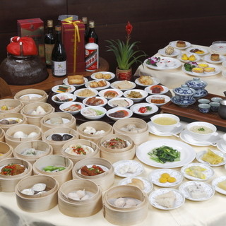 香港伝統のワゴンサービスで提供、｢香港式飲茶コース｣が人気