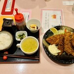 三幸 - サーモンフライ定食