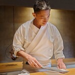 鮨 三心 - 店主の石渕佳隆氏