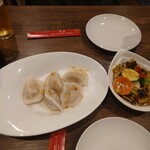 Chinese kitchen bar雪家 - 水餃子、つぶ貝