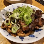 大衆日本酒バル ふとっぱらや - モツ煮込み