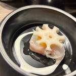 ビズ - 鯛と蓮根、杏にオレンジ？のソース