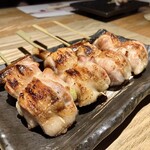 純・懐石焼鳥 串焼ちゃぼ蔵 - 「焼鳥コース（税込￥3,300）」【焼物】おまかせ七本の《ねぎま(しお)》